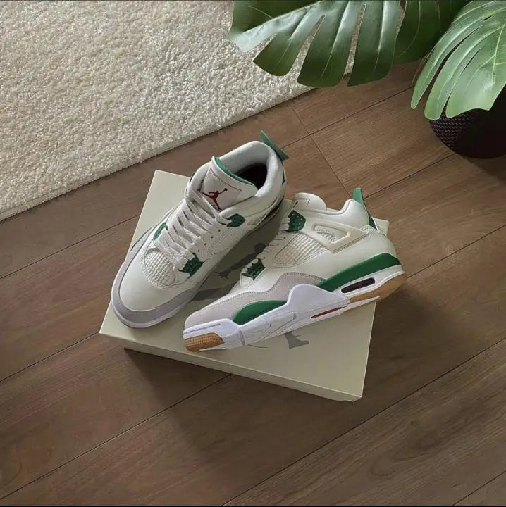 Nikee air Jor_dan Retro 4 Pine Green Semi Ua Quality