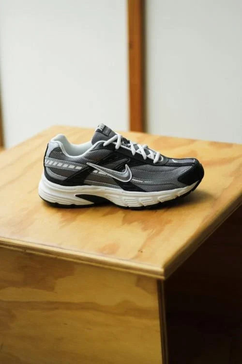Nik_ee Initiator Anthracite Smoke Grey.
