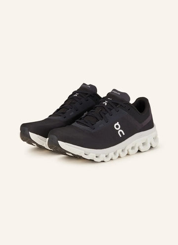 PRODUCT NAME: On Clo_ud_flow 4 Low Top Black