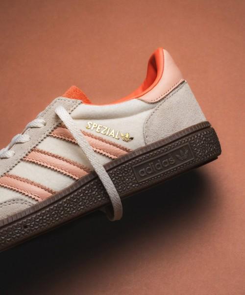 Adi_d_as ori_ginals handball spezial women s