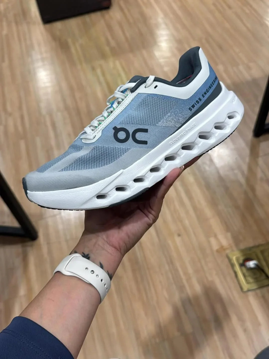 On Clo_ud _Surfer Next Niagara White